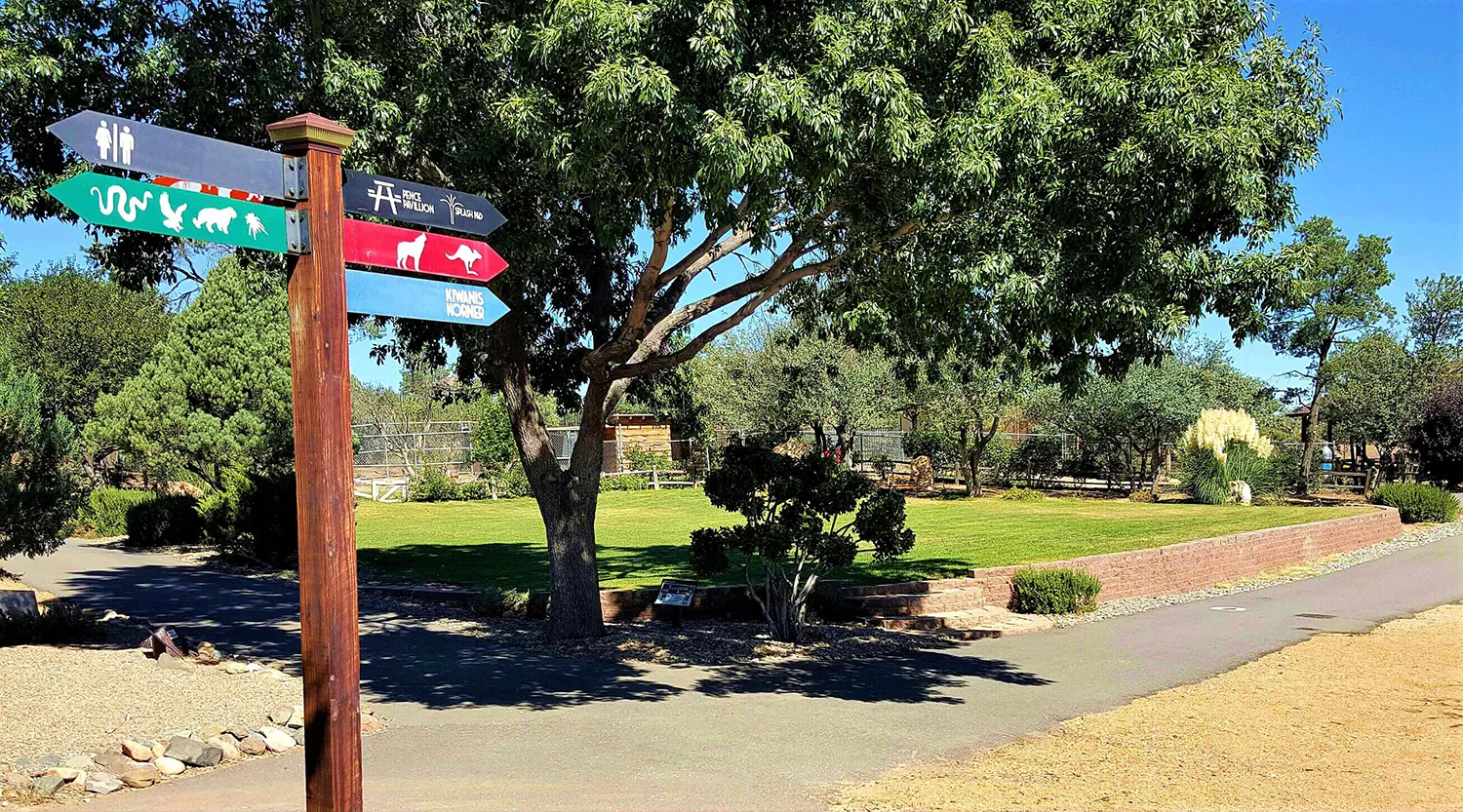 Heritage Park Zoo Entry